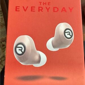 Raycon Every day Earbuds with True Wireless Design and pink metallic Finish